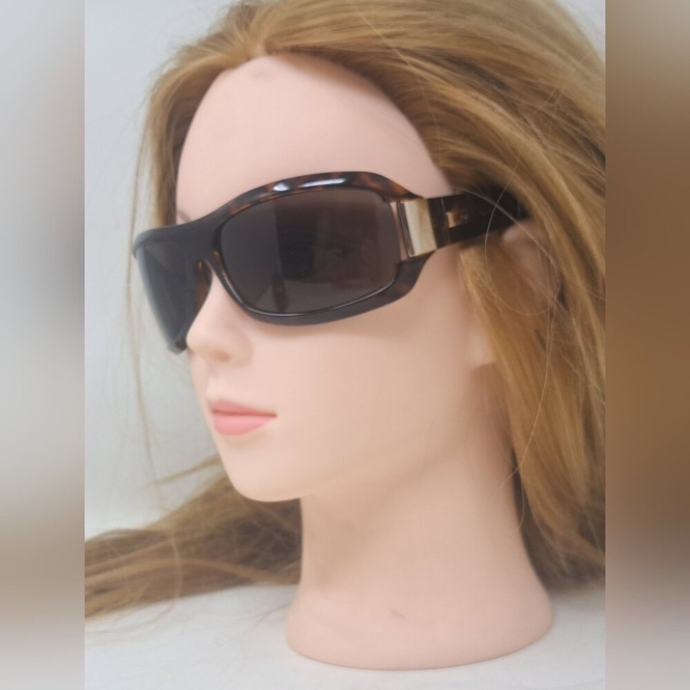 Gucci Tortoiseshell Sunglasses - Picture 4 of 16